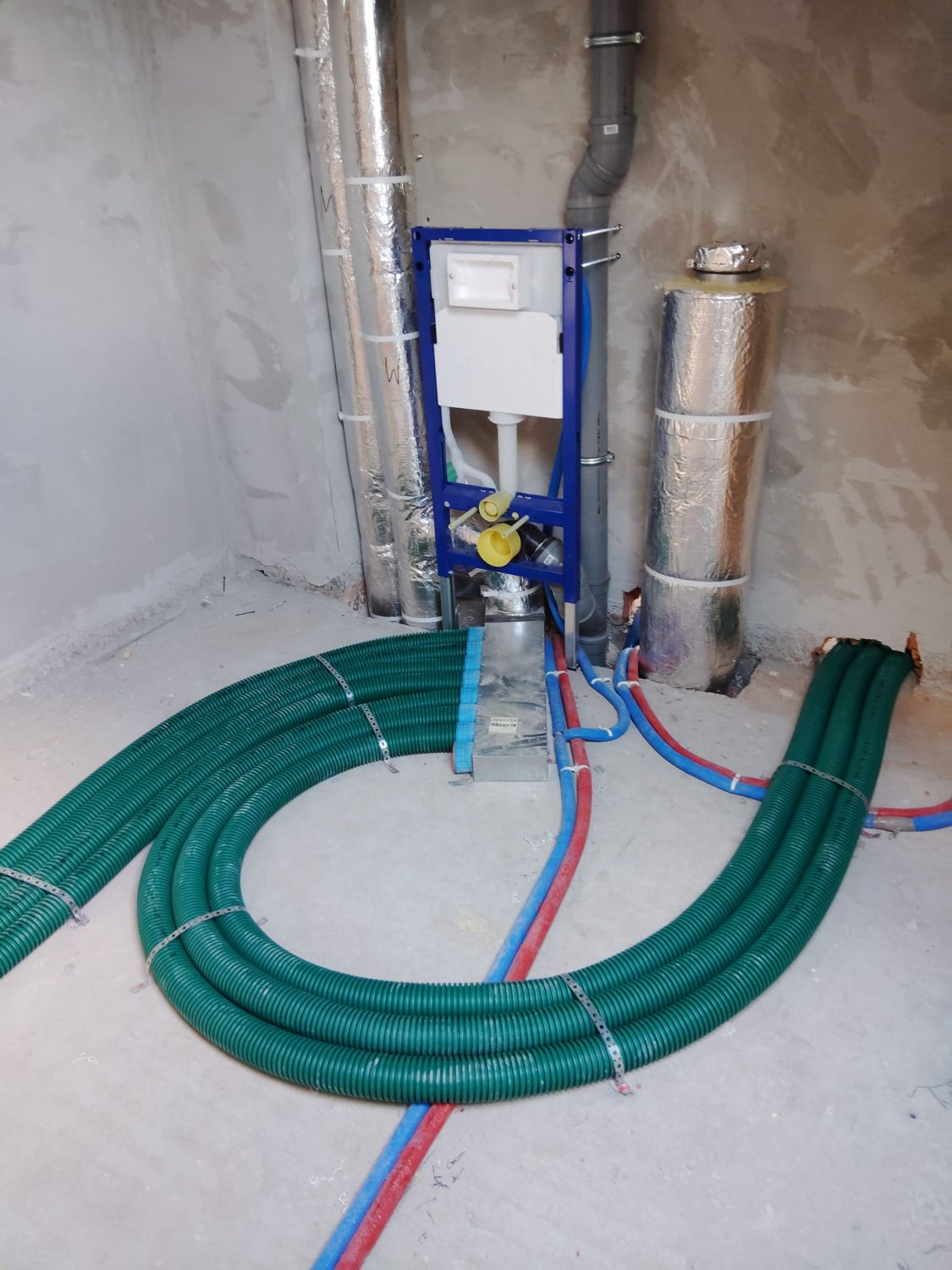 Metalowa skrzynka rozprężna jako rozdzielacz rekuperacji, instalacja rozdzielaczowa, Zabrze